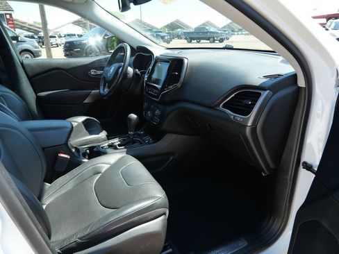 Used 2021 Jeep Cherokee Limited w/ Elite Package AWD/4WD image 11