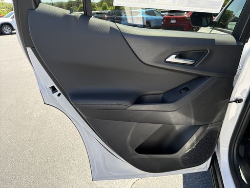 New 2026 Chevrolet Equinox LT w/ Safety and Technology Package FWD image 21
