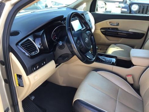 Used 2015 Kia Sedona SX FWD image 22