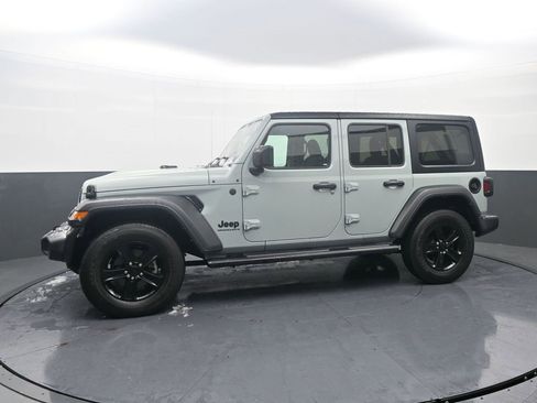 Used 2023 Jeep Wrangler Sport image 4