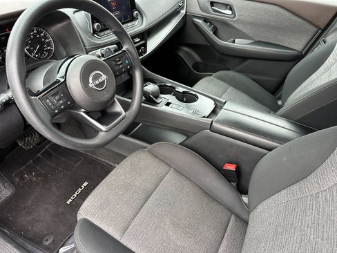 Used 2023 Nissan Rogue SV image 9