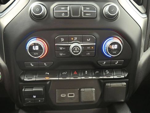 Used 2022 Chevrolet Silverado 1500 LT Trail Boss w/ LT Trail Boss Premium Package AWD/4WD image 12