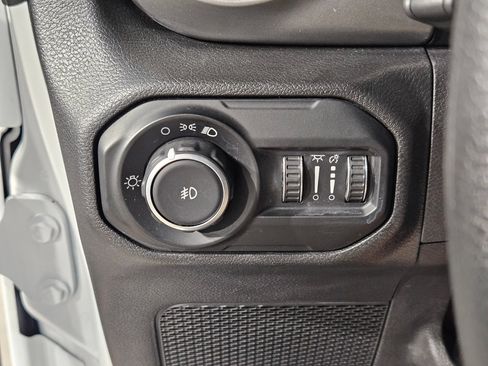 Used 2022 Jeep Wrangler Unlimited Sport AWD/4WD image 23