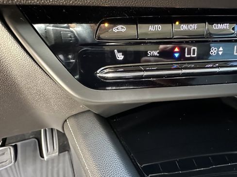 Used 2022 Buick Envision Preferred image 25