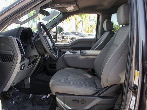 Used 2022 Ford F250 XLT w/ XLT Premium Package image 16