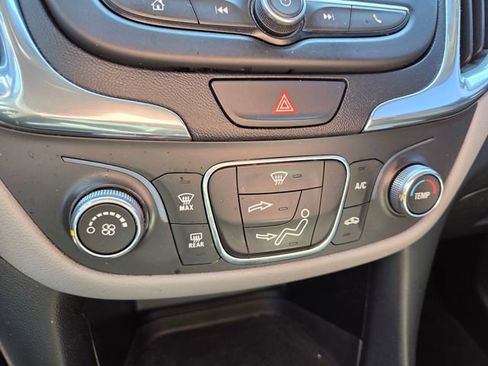 Used 2019 Chevrolet Equinox LS w/ LS Convenience Package image 12