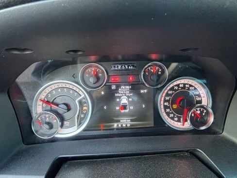 Used 2014 RAM 1500 Laramie w/ Convenience Group image 12