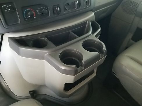 Used 2015 Ford E-450 and Econoline 450 Super Duty w/ Power Windows & Locks Group image 26