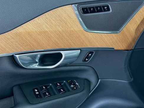 Used 2023 Volvo XC90 B6 Plus image 15