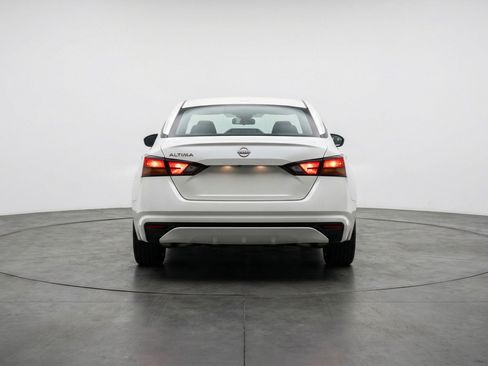 Used 2025 Nissan Altima 2.5 SV image 7