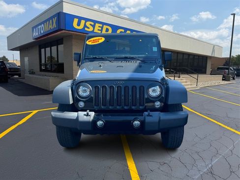 Used 2018 Jeep Wrangler Sport image 3