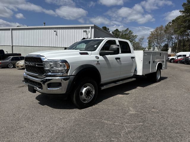 Used 2024 RAM 5500 Tradesman w/ Chrome Appearance Group AWD/4WD image 1