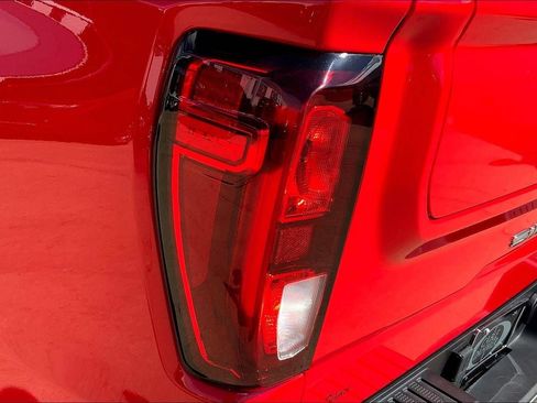 Used 2022 GMC Sierra 1500 SLE w/ Preferred Package AWD/4WD image 28