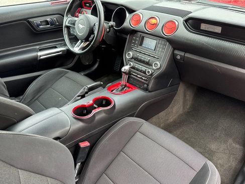 Used 2017 Ford Mustang Convertible RWD image 18