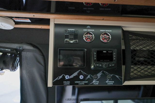 Used 2024 Mercedes-Benz Sprinter 2500 image 57