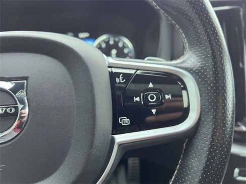 Used 2019 Volvo XC60 T6 R-Design w/ Protection Package image 26