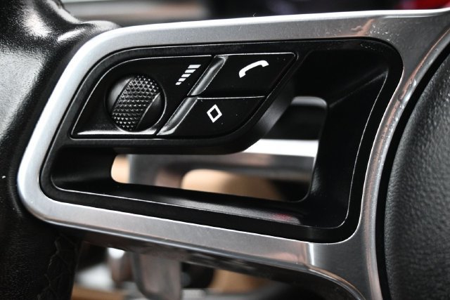 Used 2019 Porsche Macan AWD/4WD image 18