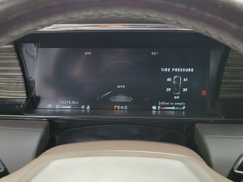 Used 2021 Lincoln Navigator Black Label w/ Cargo Convenience Package AWD/4WD image 28