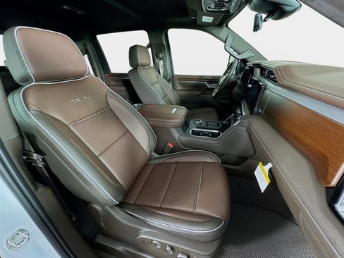 New 2026 GMC Sierra 2500 Denali w/ Denali Reserve Package image 29