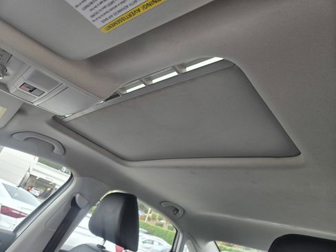 Used 2018 Volkswagen Passat 2.0T SE image 11