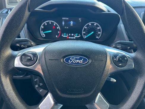 Used 2020 Ford Transit Connect XLT image 32