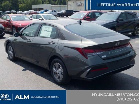 New 2026 Hyundai Elantra SE FWD image 10