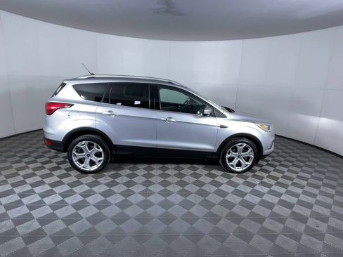 Used 2019 Ford Escape Titanium image 9