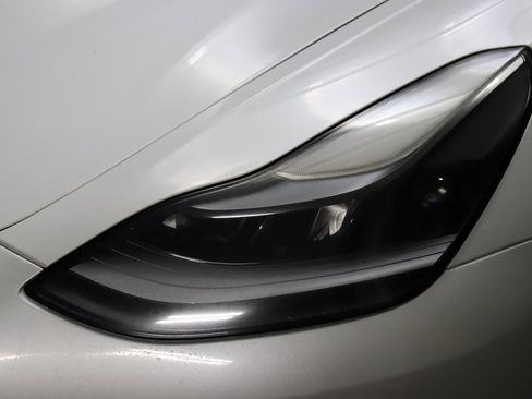 Used 2022 Tesla Model 3 image 5