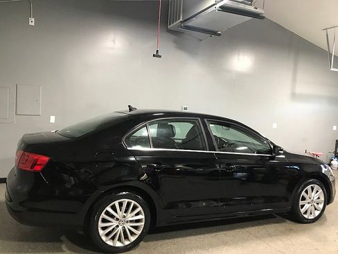 Used 2012 Volkswagen Jetta SEL image 3