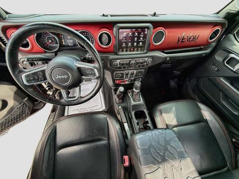 Used 2018 Jeep Wrangler Rubicon AWD/4WD image 14