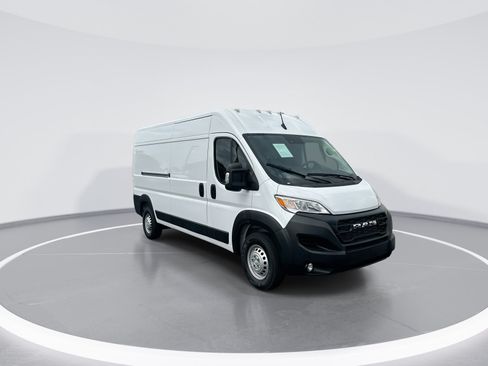 Used 2026 RAM ProMaster 2500 w/ Convenience Group FWD image 2