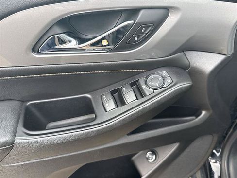Used 2020 Chevrolet Traverse LT FWD image 43