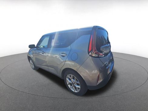 Used 2025 Kia Soul LX w/ LX Technology Package image 6