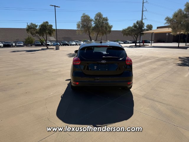 Used 2017 Ford Focus SE FWD image 4