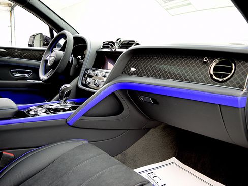 New 2025 Bentley Bentayga image 28