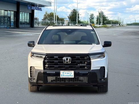 New 2026 Honda Pilot Black Edition image 9