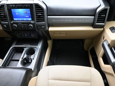 Used 2020 Ford F250 XLT w/ XLT Premium Package AWD/4WD image 39