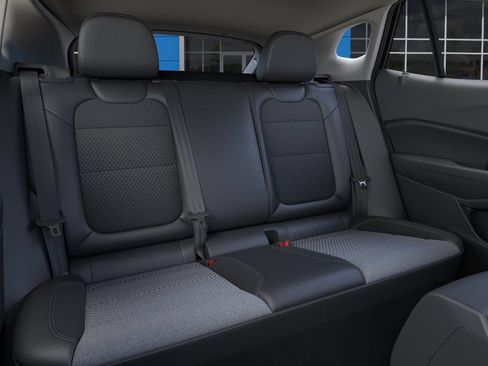 New 2026 Chevrolet Trax LT w/ Sunroof Package FWD image 42