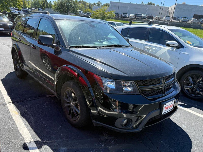 Used 2019 Dodge Journey SE w/ Blacktop Package FWD image 2