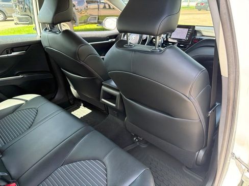 Used 2021 Toyota Camry SE FWD image 19