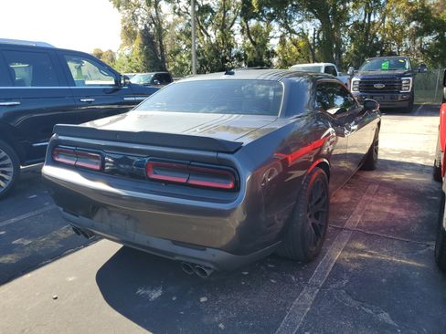 Used 2016 Dodge Challenger R/T image 5