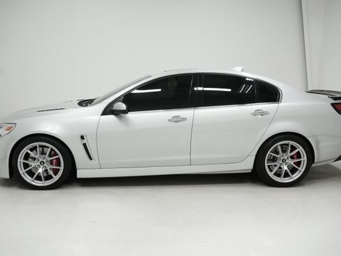 Used 2017 Chevrolet SS RWD image 7
