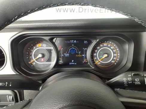 Used 2025 Jeep Wrangler Sport S image 21