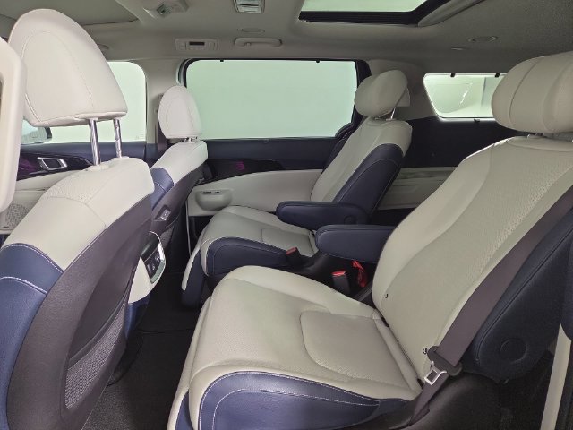 Certified 2025 Kia Carnival SX Prestige FWD image 14
