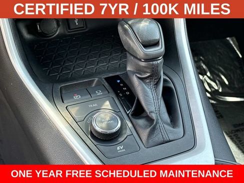 Used 2022 Toyota RAV4 LE AWD/4WD image 22