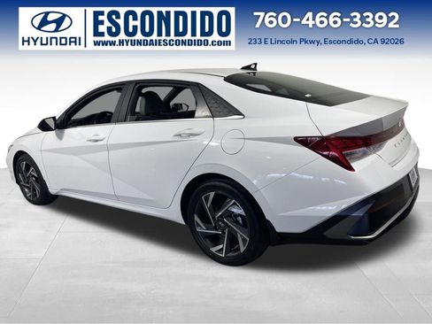 New 2025 Hyundai Elantra Limited image 3
