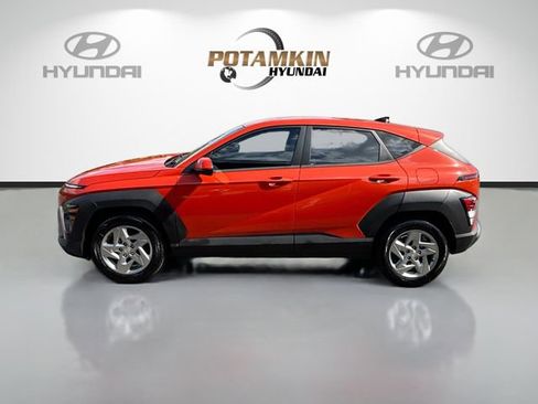 Certified 2025 Hyundai Kona SE FWD image 8