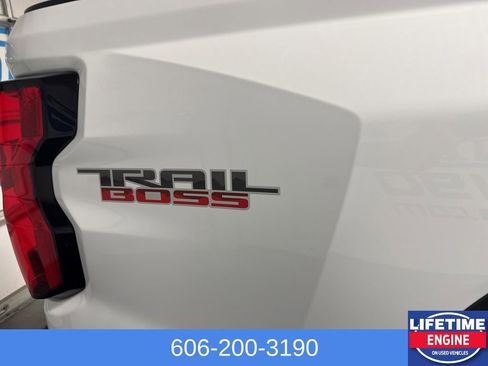 Used 2023 Chevrolet Colorado Trail Boss image 7