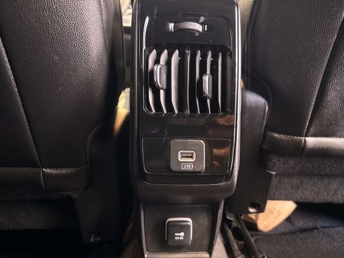 Used 2025 Jeep Compass Limited AWD/4WD image 11