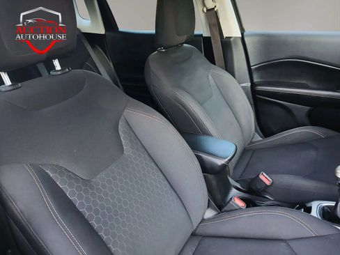 Used 2019 Jeep Compass Sport FWD image 28